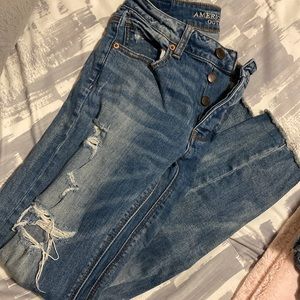 AE Tomgirl Jeans